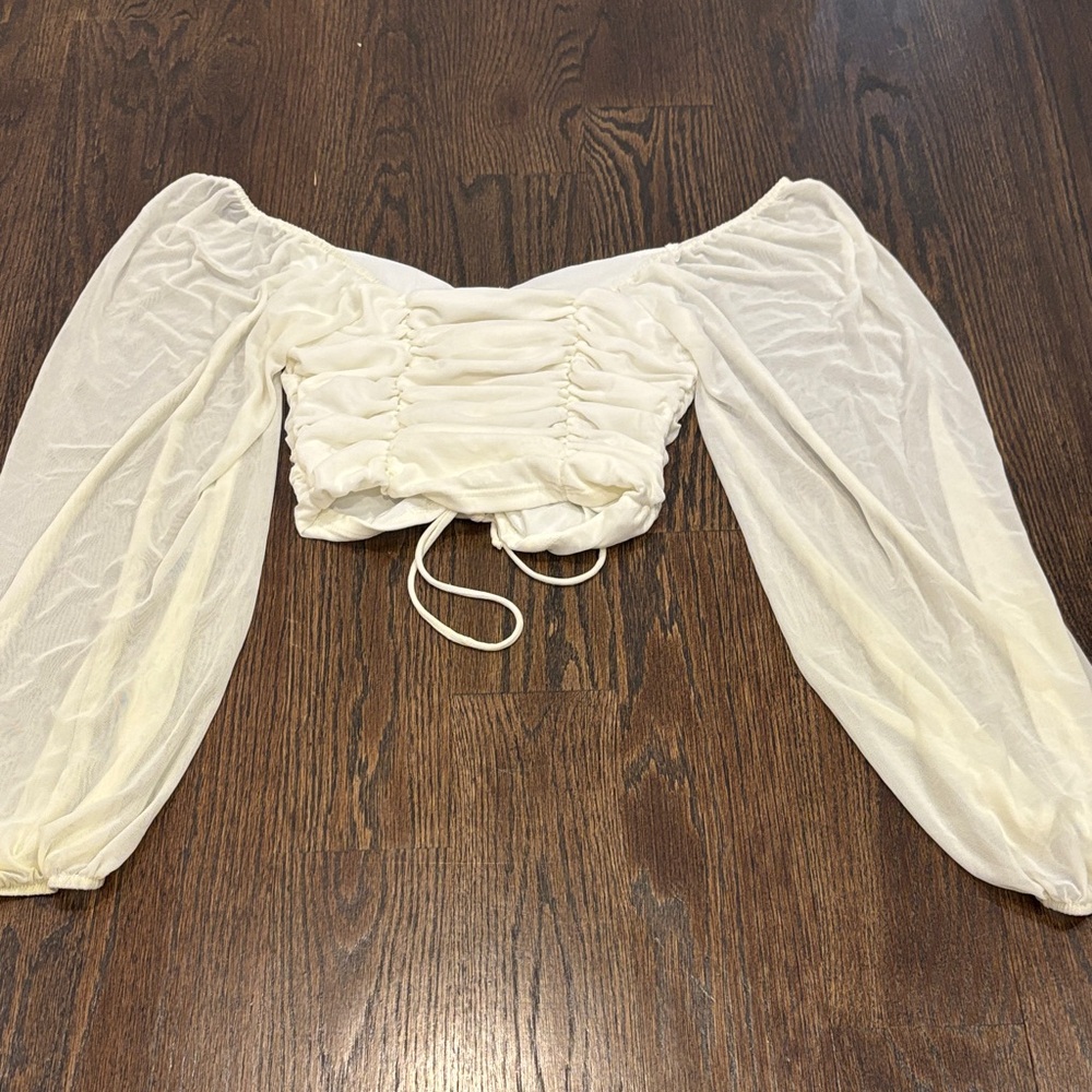 Robertson + Rodeo Women’s Cream Ruched Blouse Size Small - Picture 2 of 5